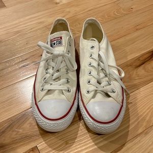 Converse Chuck Taylor All Star men’s 8, women’s 10